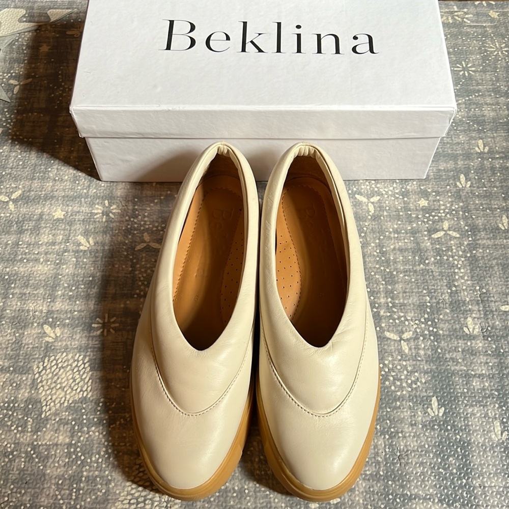 Beklina Margo sneaker off white 9 cushion flats new - Picture 2 of 7